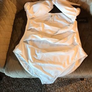 New Stunning Fredericks one piece strapless swimsuit size extra large